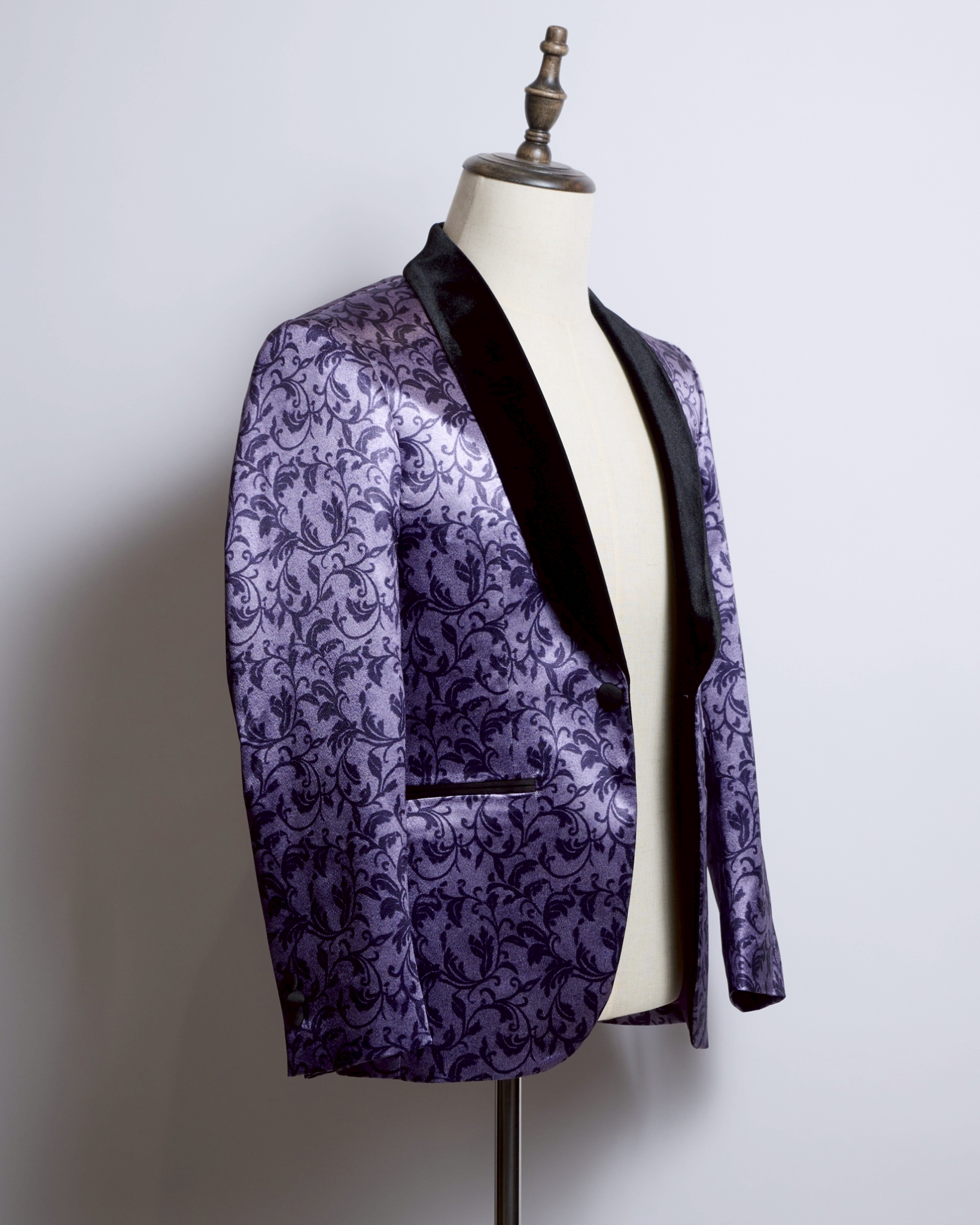 パープルアラベスク柄シングルタキシード襟ベロア
