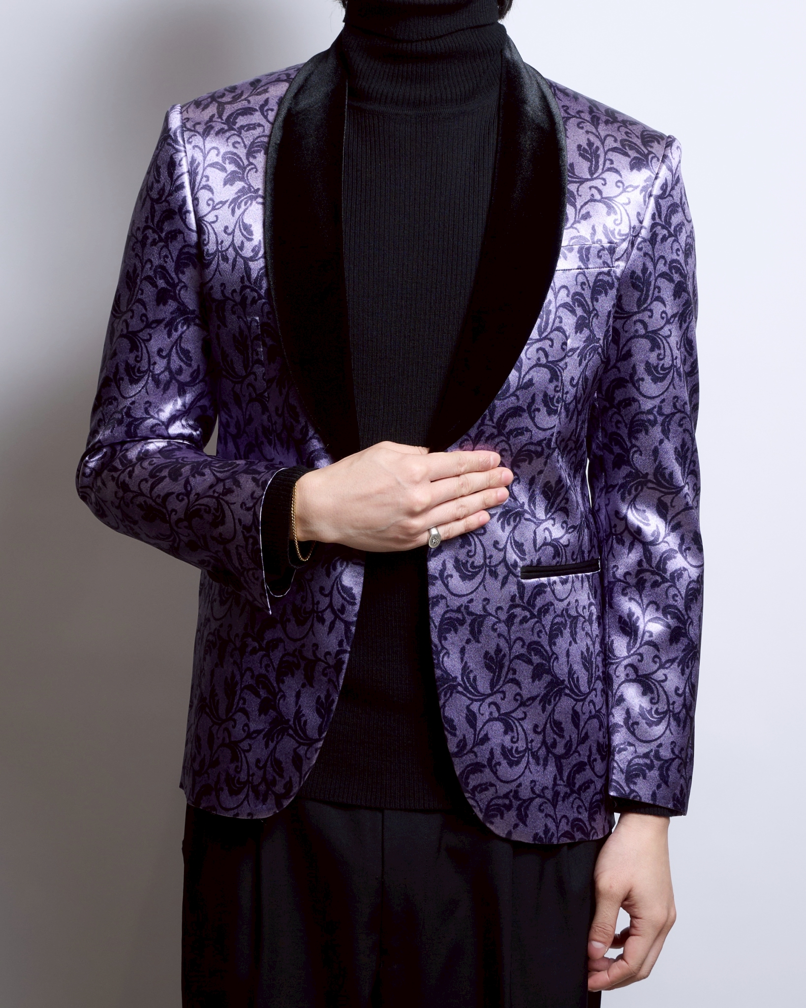 ダマスク柄パープルタキシードジャケット