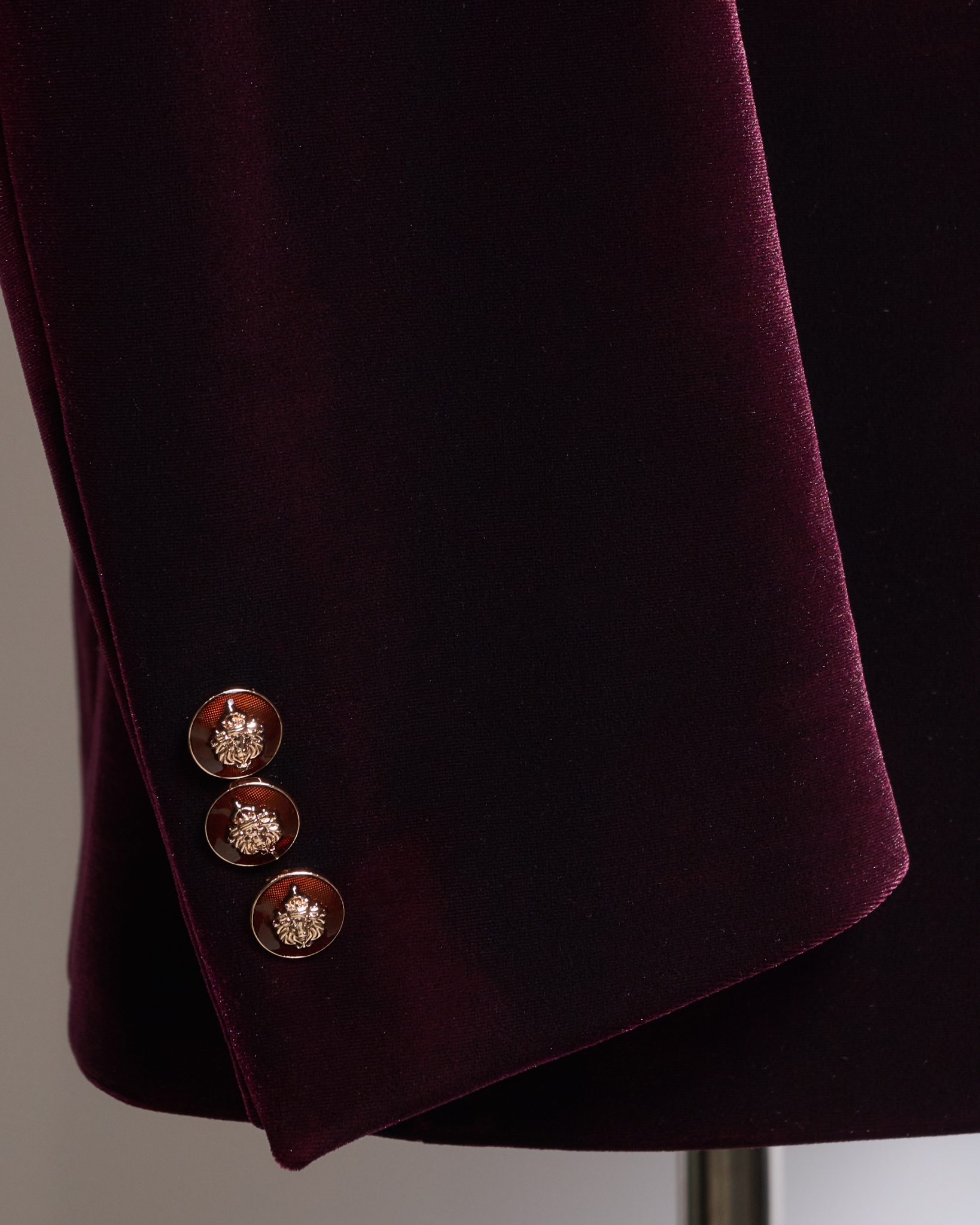 ボルドーベロアシングルジャケット|襟サテン - 画像 (5)