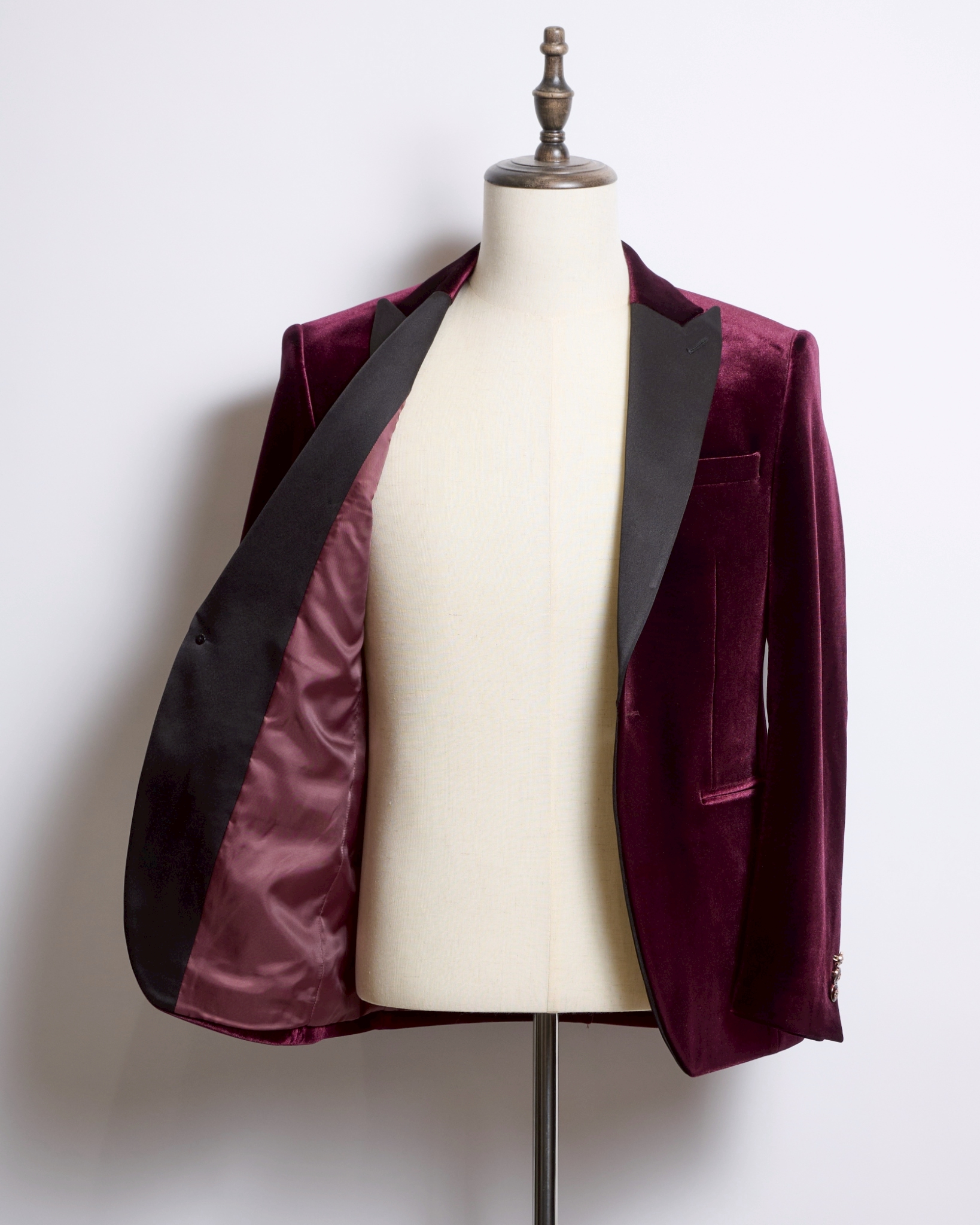 ボルドーシングルジャケット、襟ブラックサテン