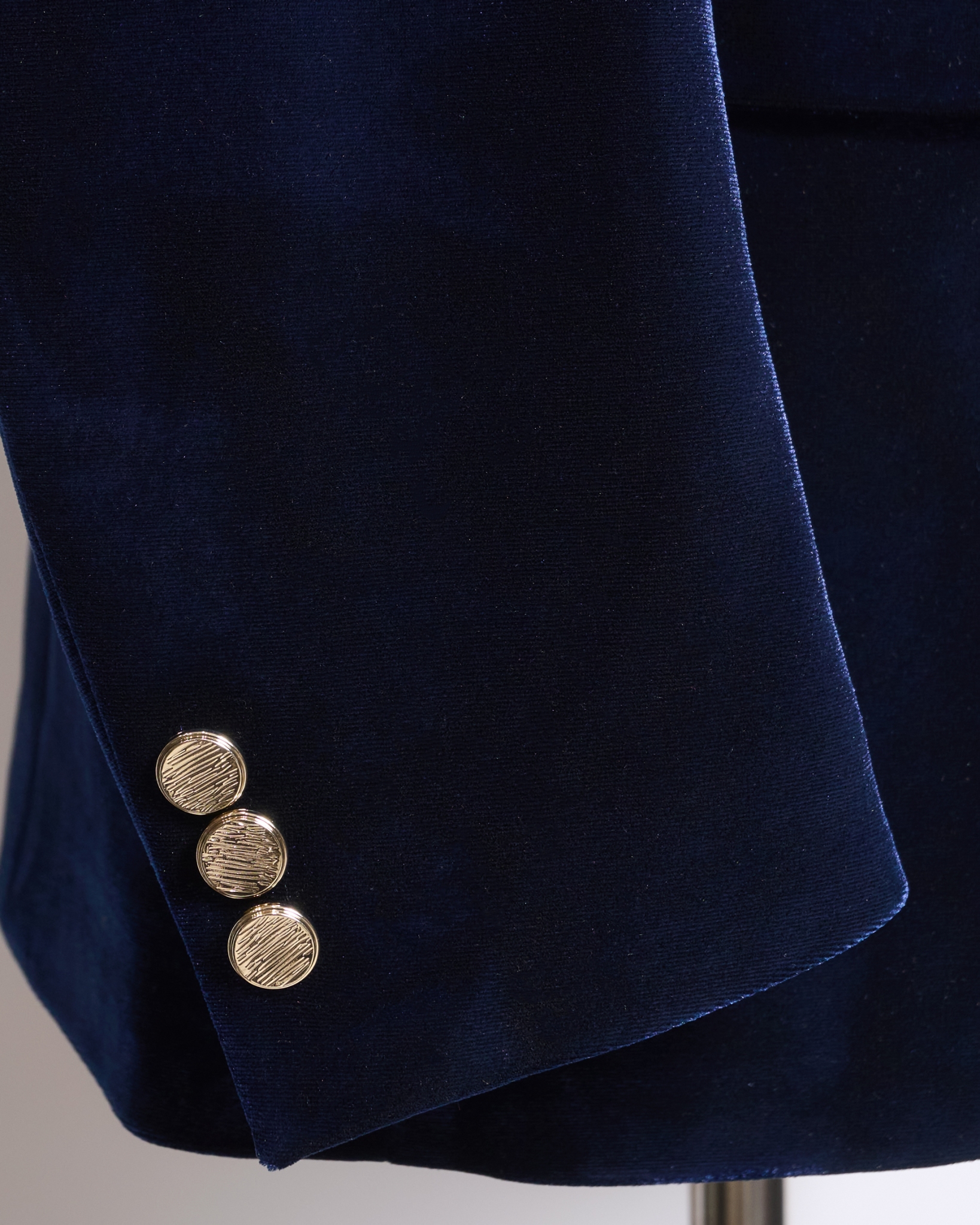 ネイビーベロアシングルジャケット、ゴールドボタン
