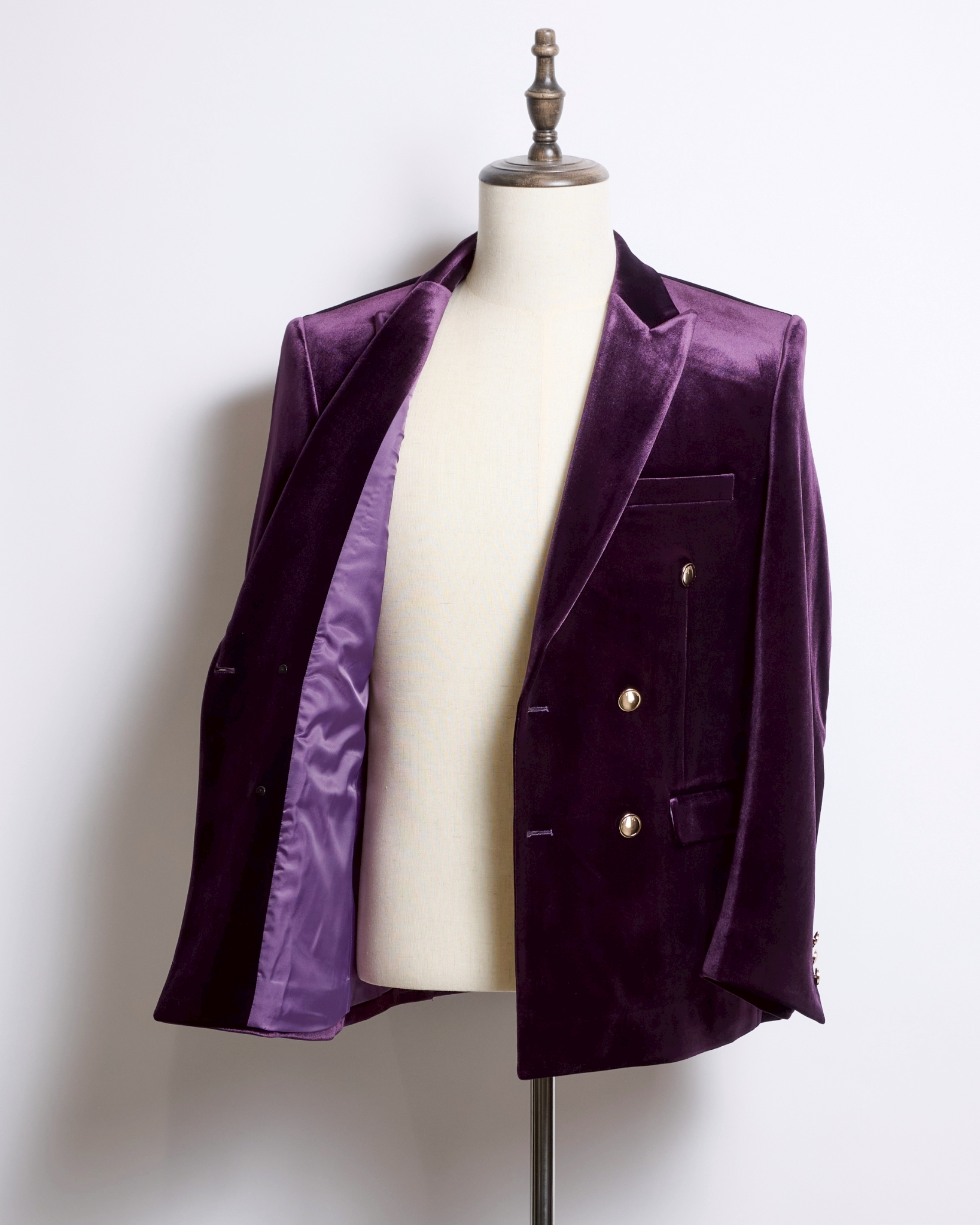 パープルベロアダブルジャケット、ゴールドボタン