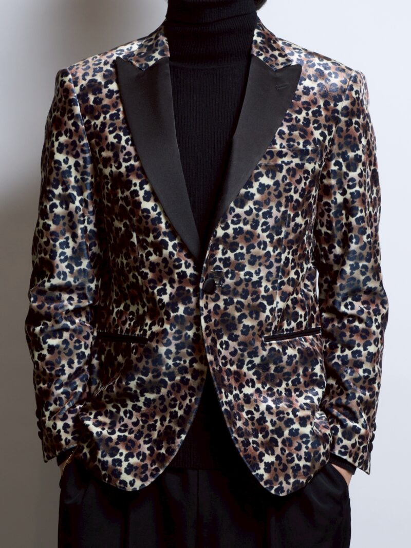レオパードベロアシングルタキシード、レオパード柄細かめ、襟ブラックサテンピークドラペル