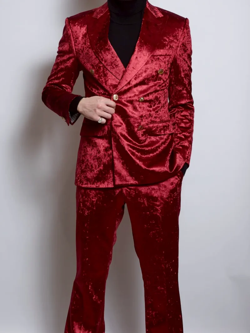 レッドベロア、ダブルセットアップ、フレアパンツデザイン、クラッシュベロア