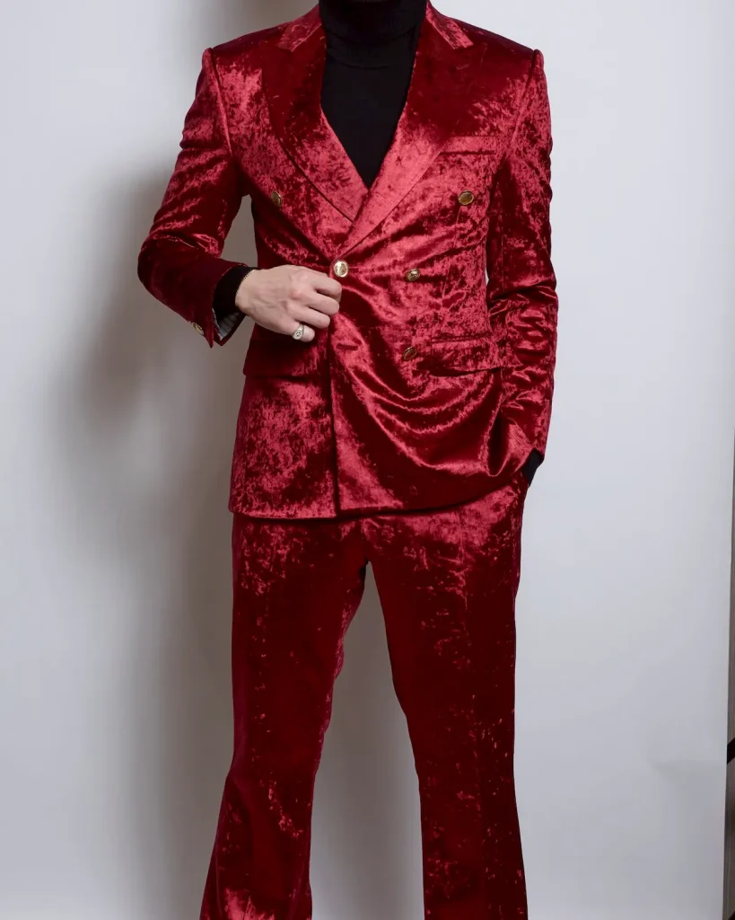 レッドベロア、ダブルセットアップ、フレアパンツデザイン、クラッシュベロア